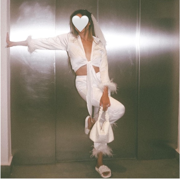 🤍White Satin Feathered Set 🤍 - Picture 1 of 11